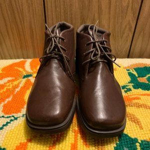 Worthington sport brown leather lace up booties size 7.5
